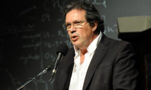 Ministro de Cultura Tristán Bauer