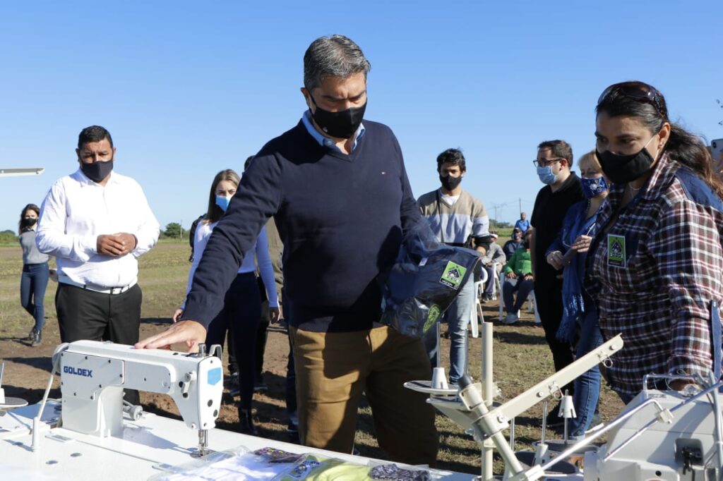 El gobierno entregó herramientas de trabajo a emprendedores y emprendedoras de Makallé