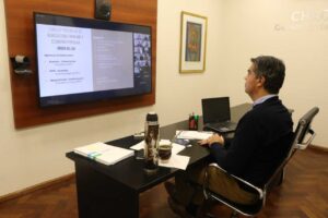El gobierno propicia la regulación de títulos de propiedad y la instalación de 100 antenas para telefonía celular