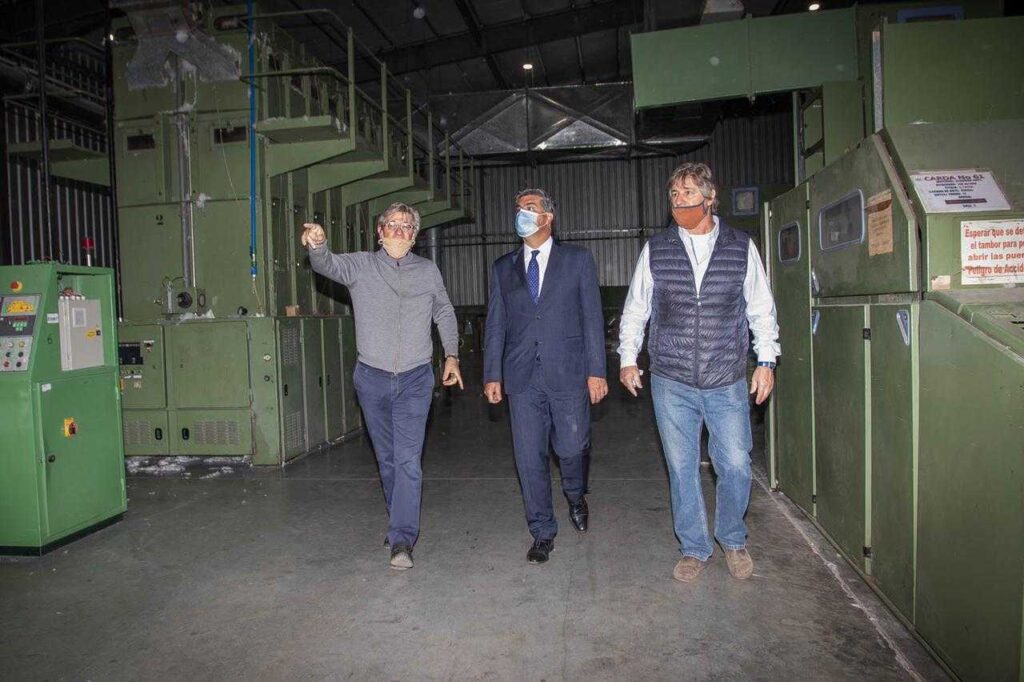 Capitanich recorrió la planta de la textil ConBra