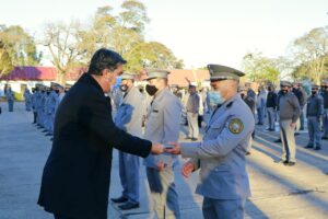 El gobernador anunció ascensos, obras y aumento salarial y entrego vehículos para el servicio penitenciario