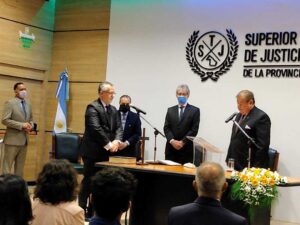 Destacan la calidad institucional y la trayectoria de Víctor Del Río que asume como nuevo ministro del STJ