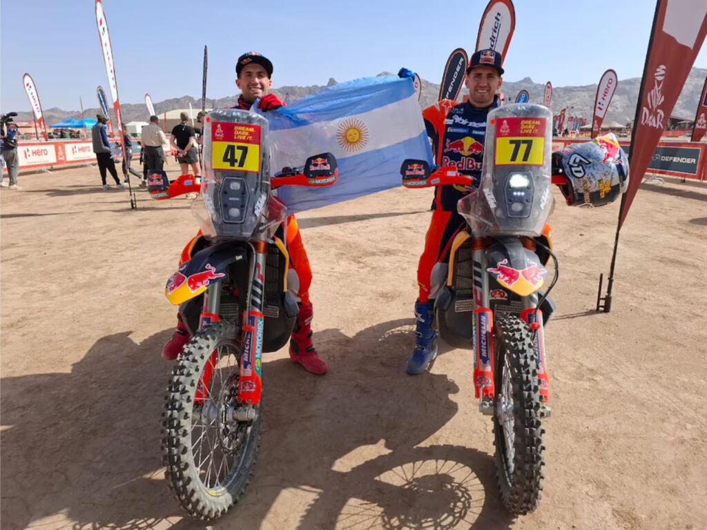 Los hermanos Kevin y Luciano Benavides son compañeros en el equipo oficial KTM