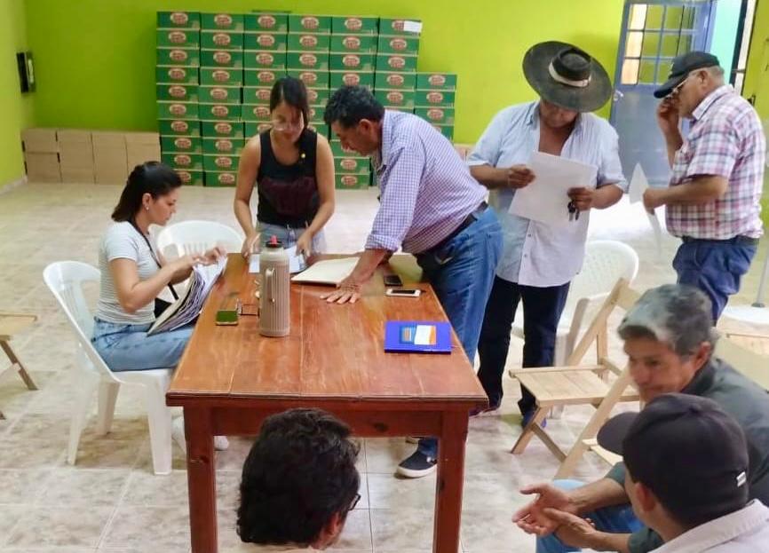 SEMILLAS Y COMBUSTIBLE A CONSORCIOS RURALES