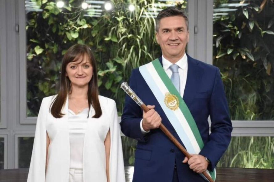 El gobernador del Chaco, Leandro Zdero, junto a la vicegobernadora Silvana Schneider,