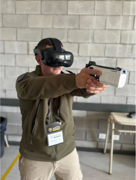 policia pistolas Taser