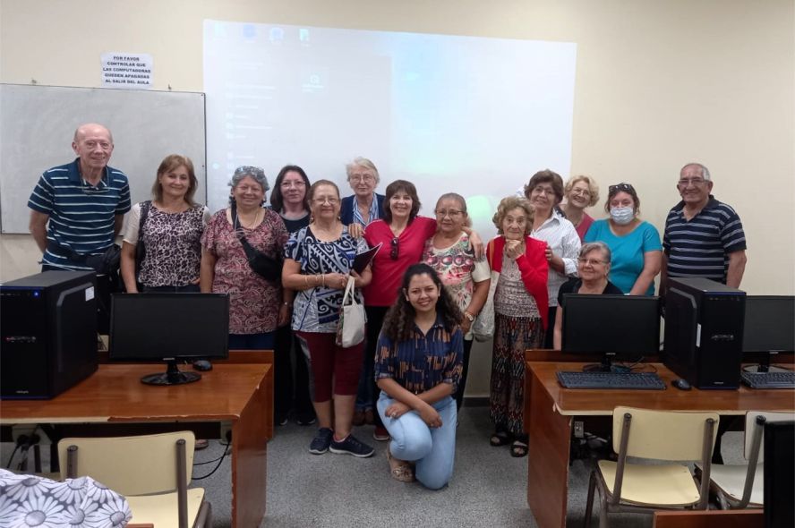 UNNE adultos mayores