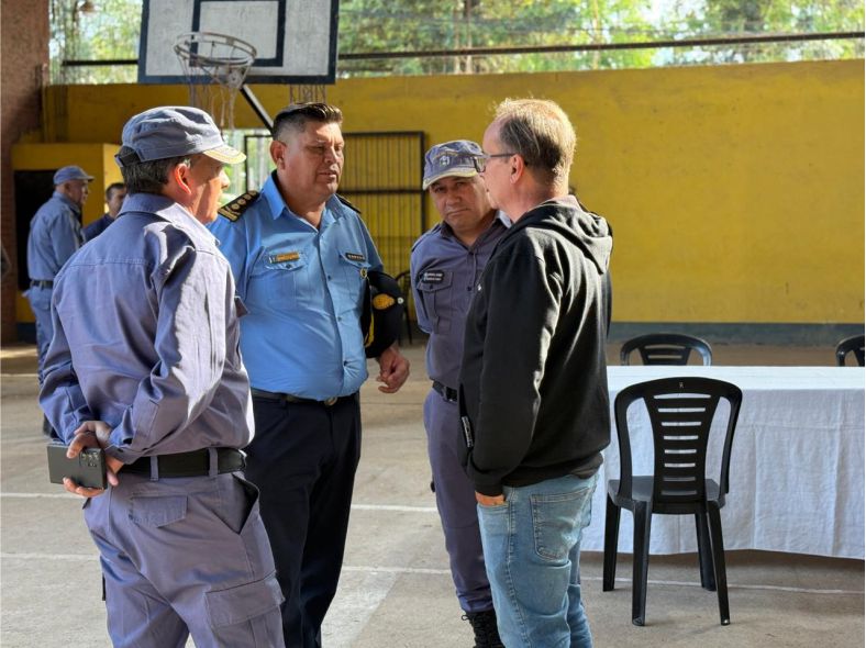 custodia polical anses andis rio bermejito