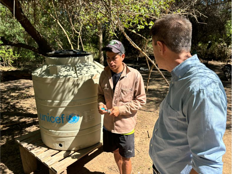 Unisef agua en el zauzalito