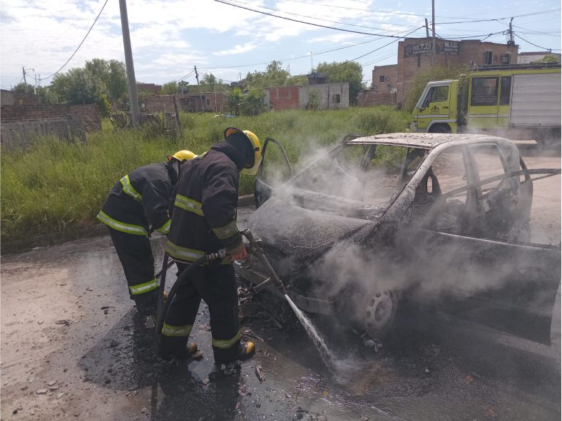 auto incendiado