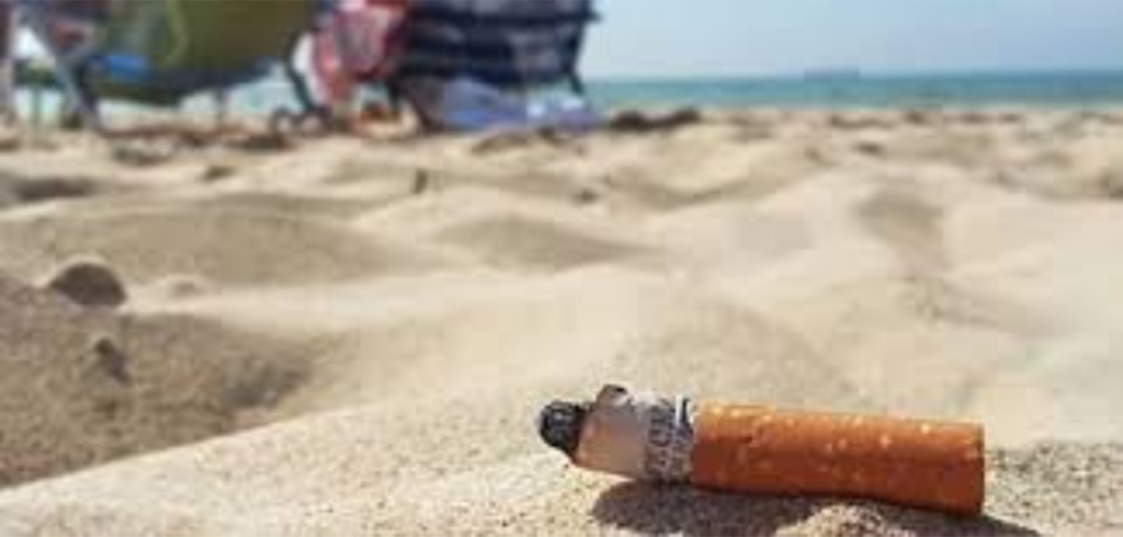 fumar en la playa