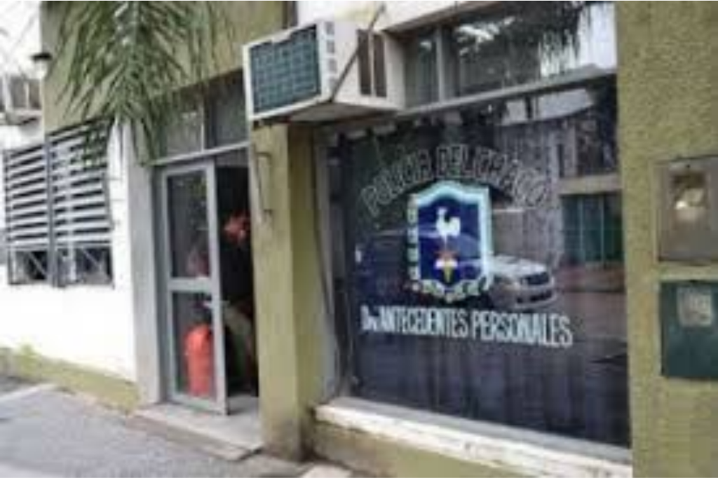 Antecedentes personales