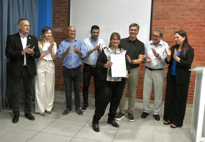 LA FUNDACIÓN PUERTA DE ESPERANZA RECIBIÓ SU TÍTULO DE PROPIEDAD