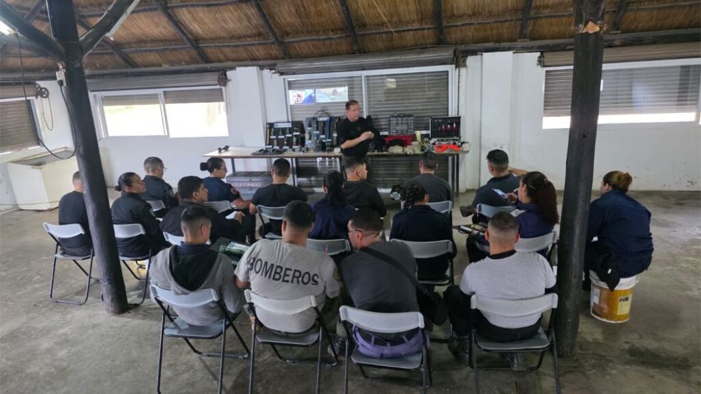 Capacitacion bomberos de la policia
