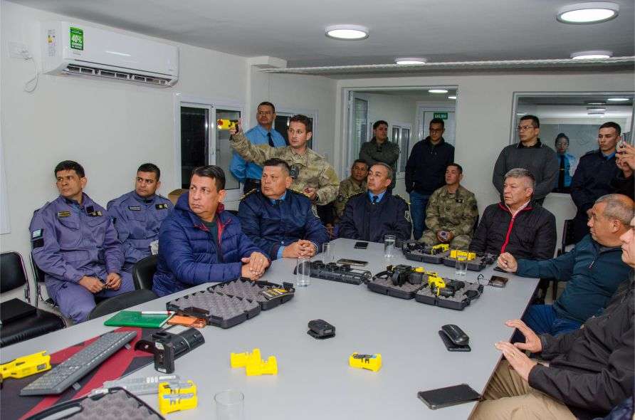 Taiser para policias