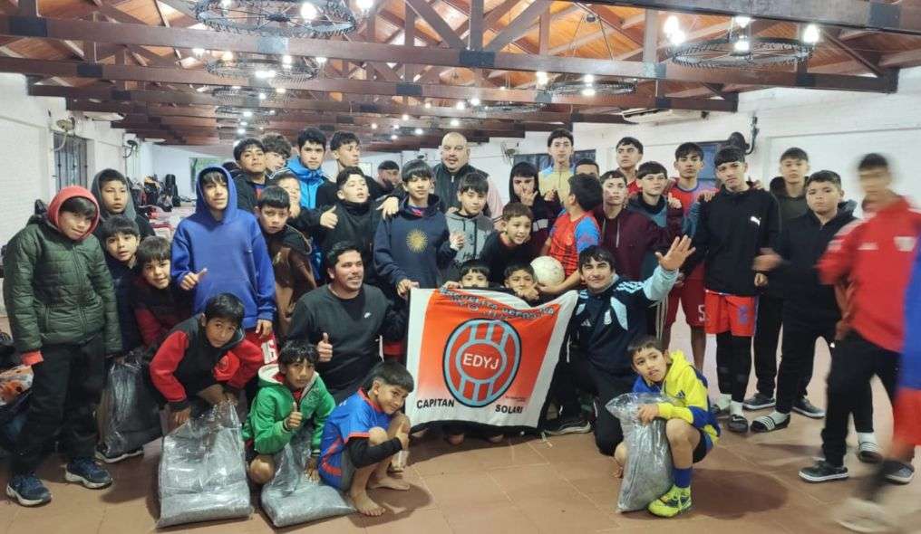 escuelita de futbol yo juego