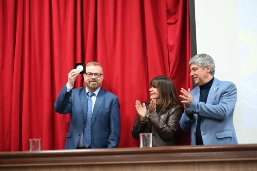 Rabinovich, Doctor Honoris Causa de la UNNE