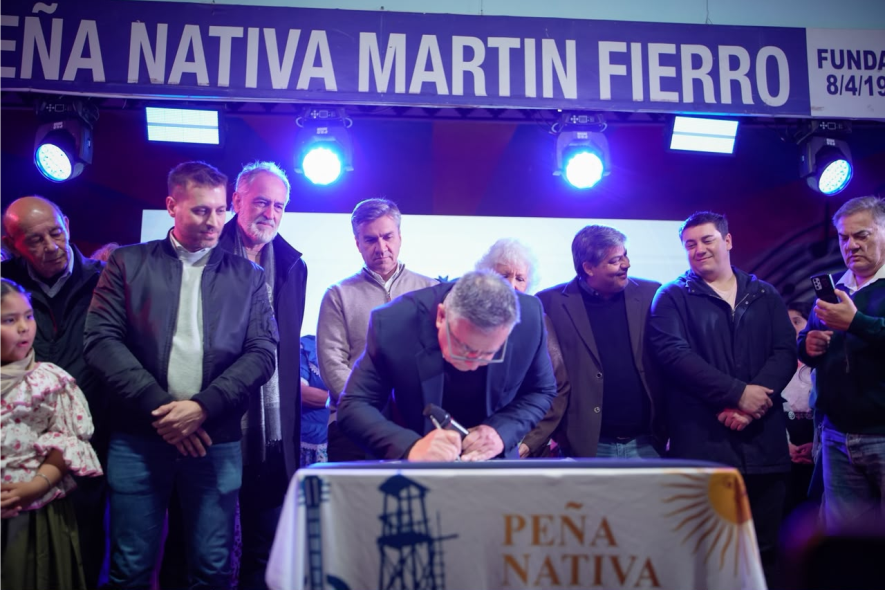 firma de convenio Peña Nativa Martín Fierro