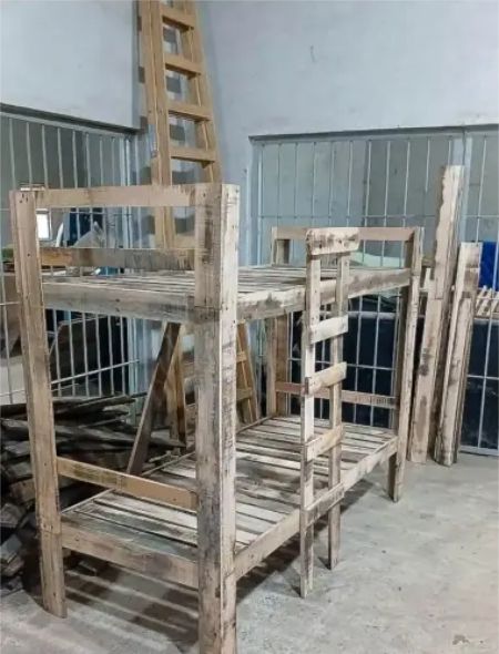 Cama carceles
