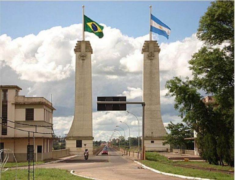 paso fronterizo entre Corrientes y Brasil